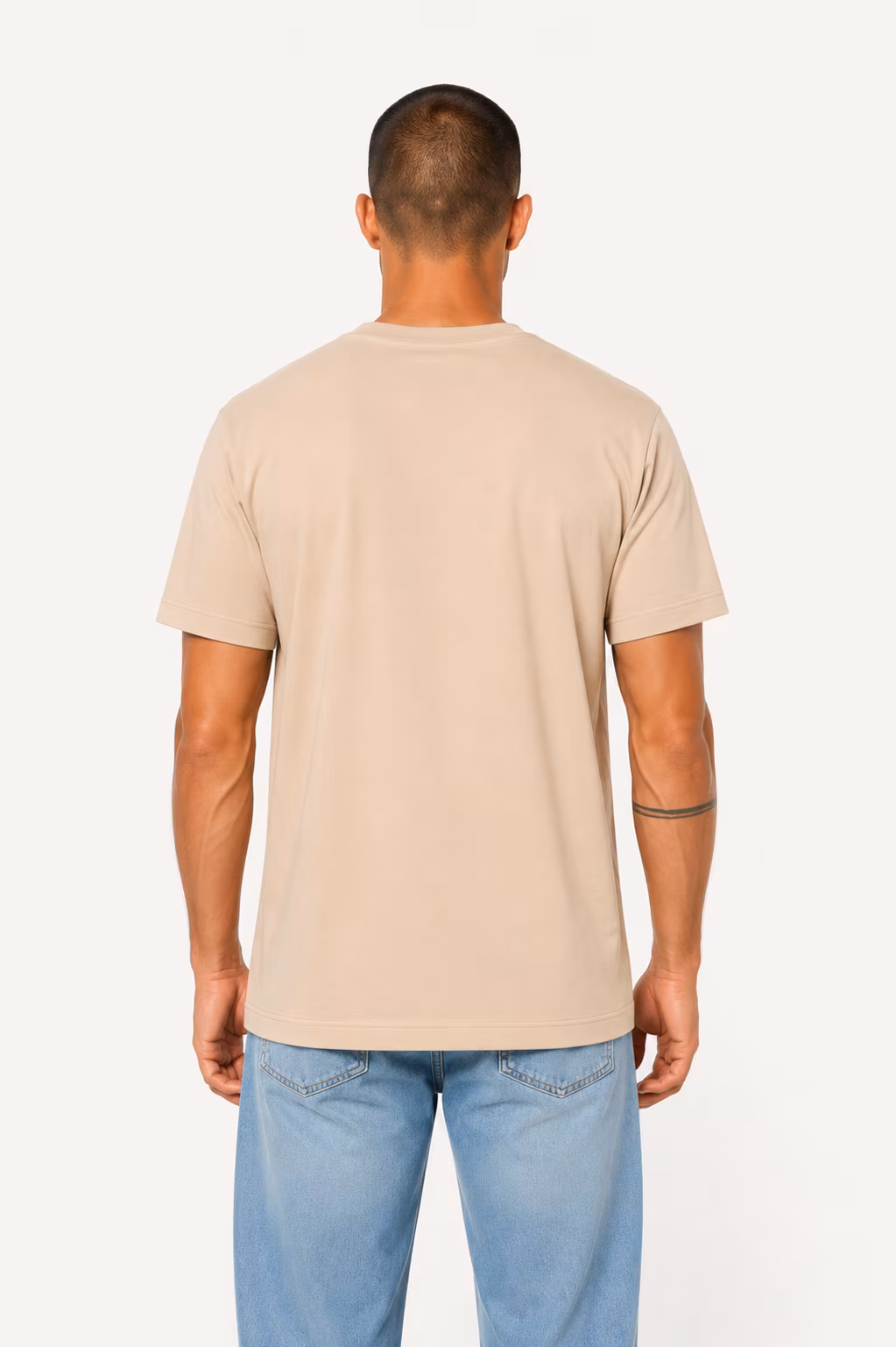 T-shirt Classique — Porté dos